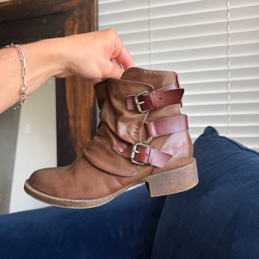 Blowfish Boot Women's 8 Brown Ankle Bootie Triple Buckle Slouchy Moto Zip Grunge - Picture 3 of 9